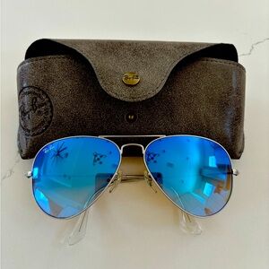 Blue Mirrored Sunglassws